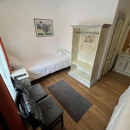 Casa Italia 2 ゲストハウス ティミショアラ