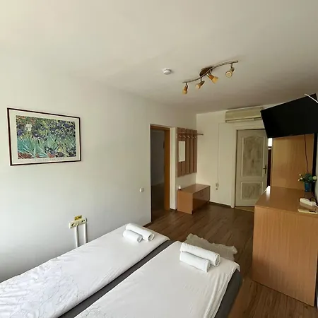 Casa Italia 2 *